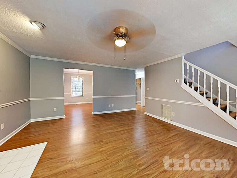 Building Photo - 5171 Salem Dr