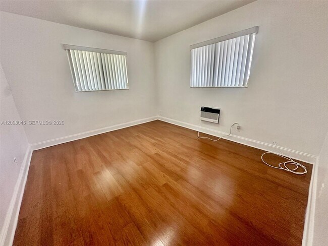 Building Photo - 1520 Garfield St