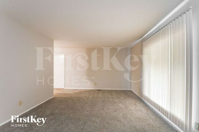 Building Photo - 6020 Wedgewood Way