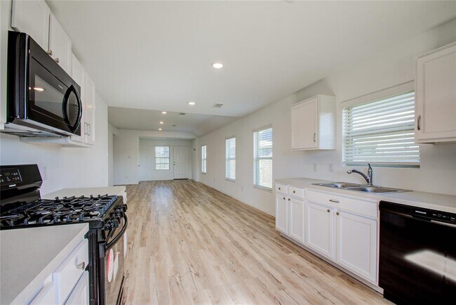 Building Photo - 5200 Elrington Vly Ln