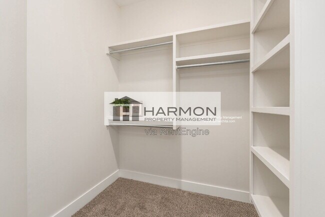 Building Photo - 2026 N Reece St
