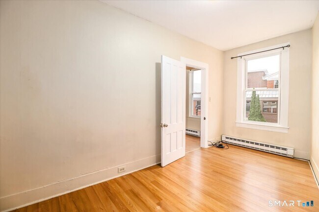 Building Photo - 17 Church St