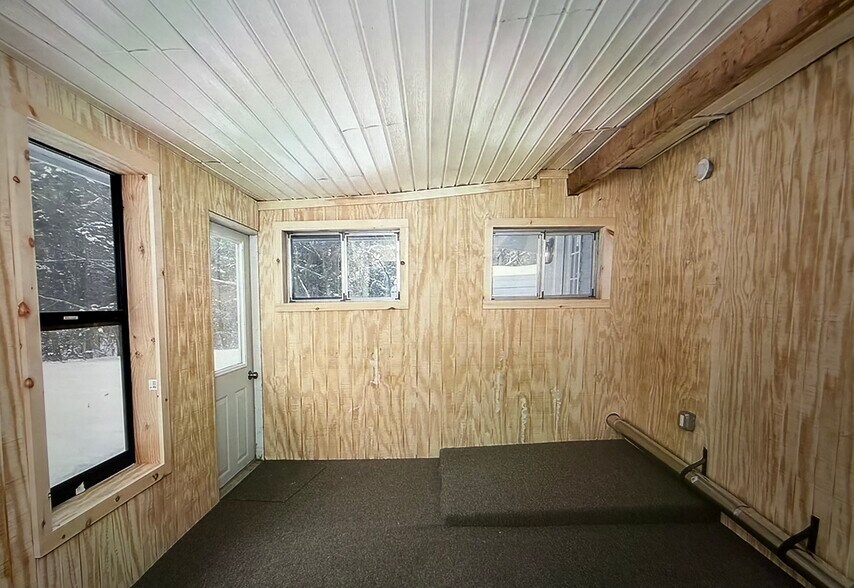 Enclosed Shed - 113 Paula Cir