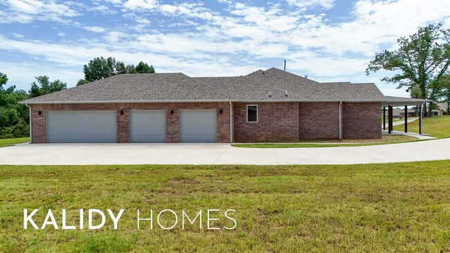 Building Photo - 1686 Salma Rd
