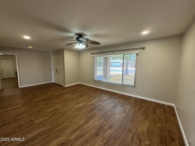 Building Photo - 818 E Todd Dr