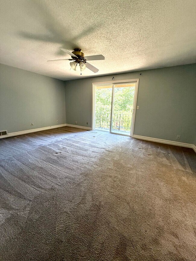 Building Photo - Live Comfortably in Federal Way – 4-Bedroo...