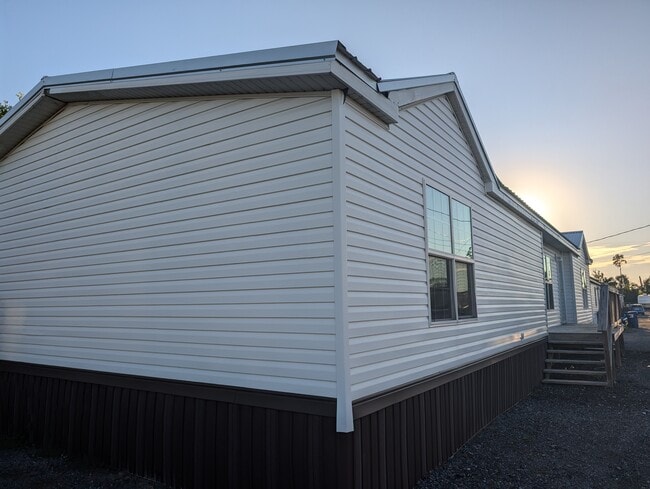 Building Photo - 1401 Transmitter Rd