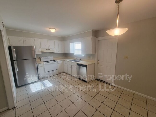 Building Photo - 119 Chalet North CT