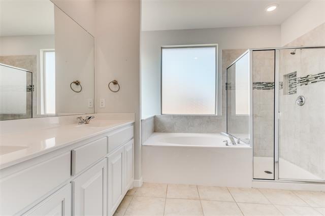 Building Photo - 15933 Charing Cross Dr