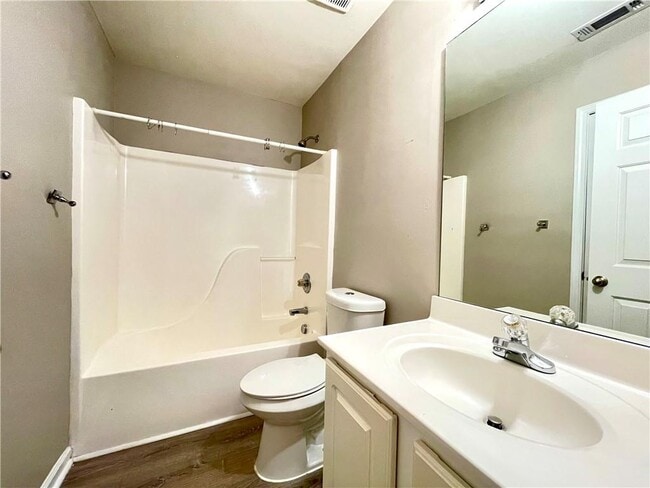Building Photo - 2852 Briaroak Dr