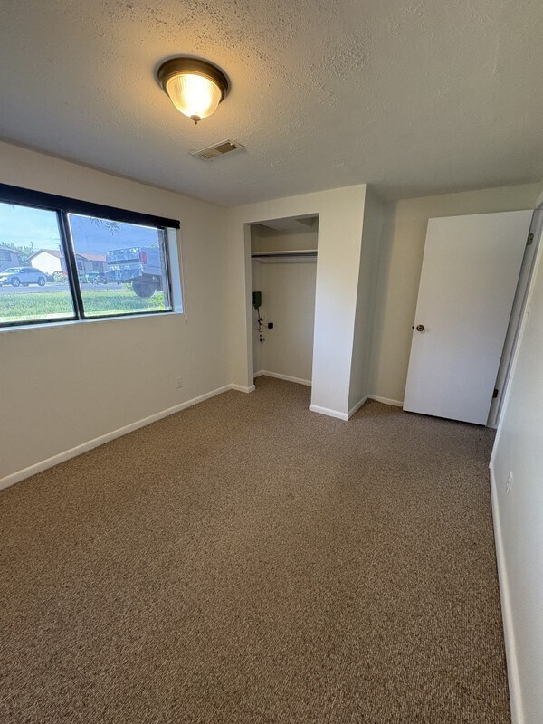 Building Photo - 938 S 250 E