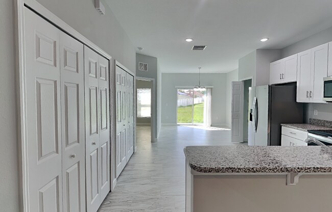 Building Photo - 1002 Dampierre Ct