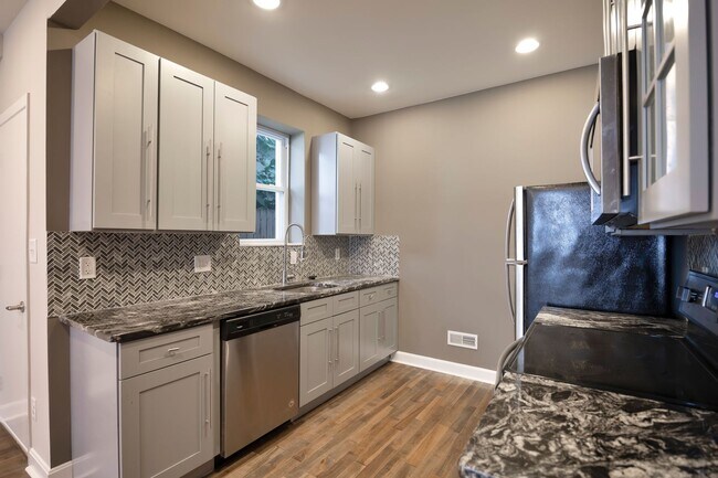 Building Photo - ???Newly Updated, MODERN 2 Bedroom in booming Brewerytown