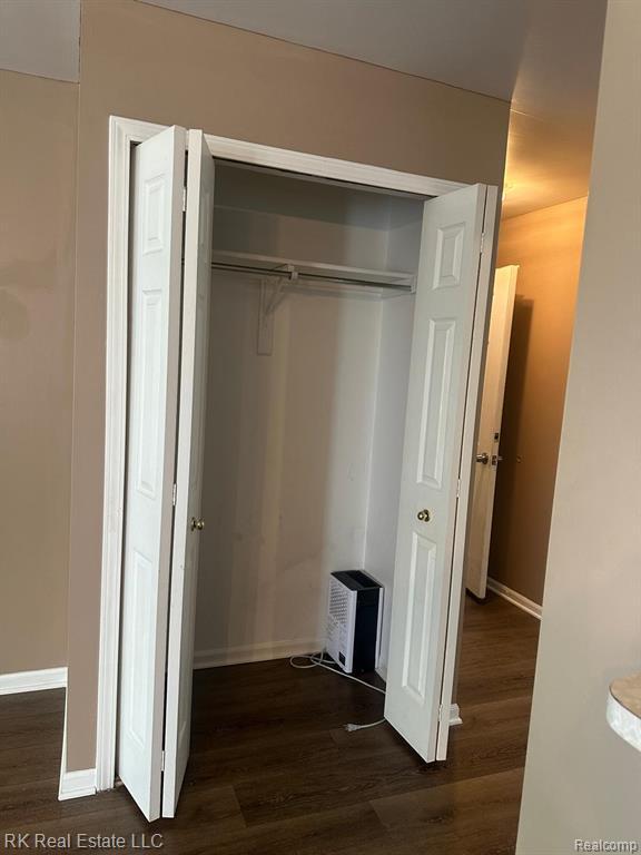 Building Photo - 3581 Reeves Dr