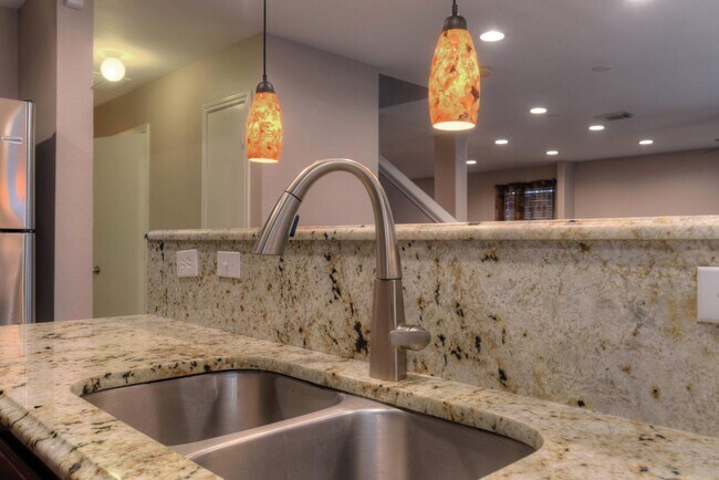 Building Photo - 18203 Fair Grange Ln