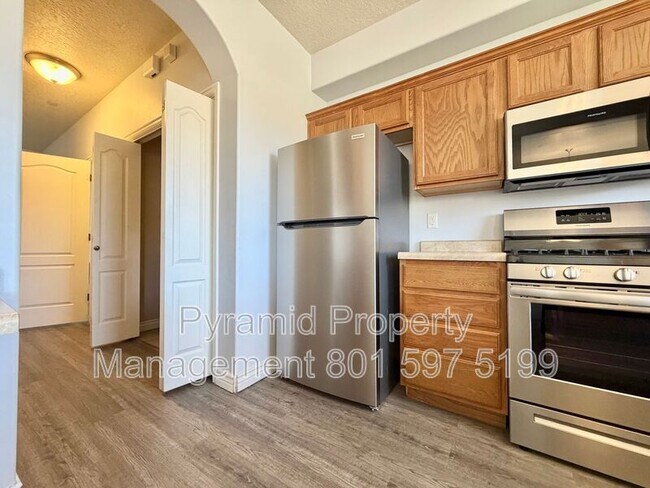 Building Photo - 1688 W 3180 N