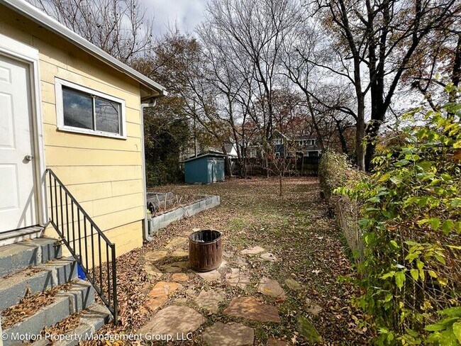 Building Photo - 1814 S Holly St