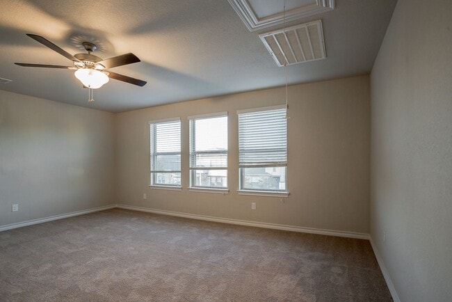 Building Photo - 1348 Eagle Ray St