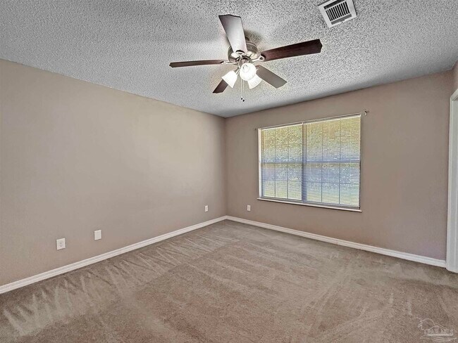 Building Photo - 7524 Sandy Creek Dr