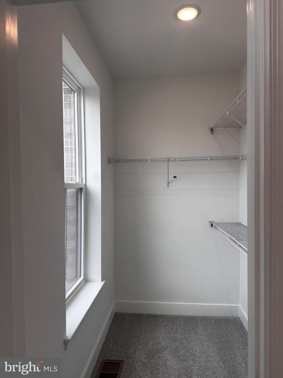 Building Photo - 2504 W Peninsula Dr