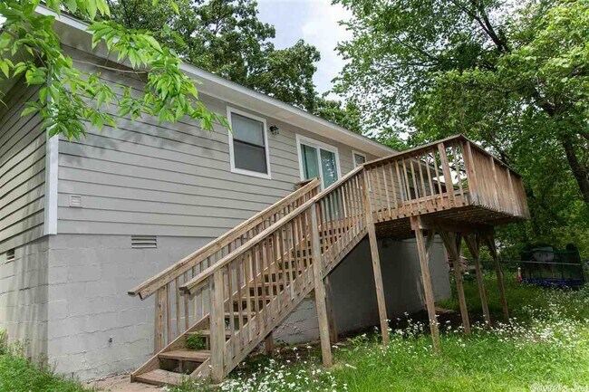 Building Photo - 318 1/2 E Lee Ave