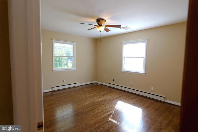 Building Photo - 2603 Beacon Hill Rd