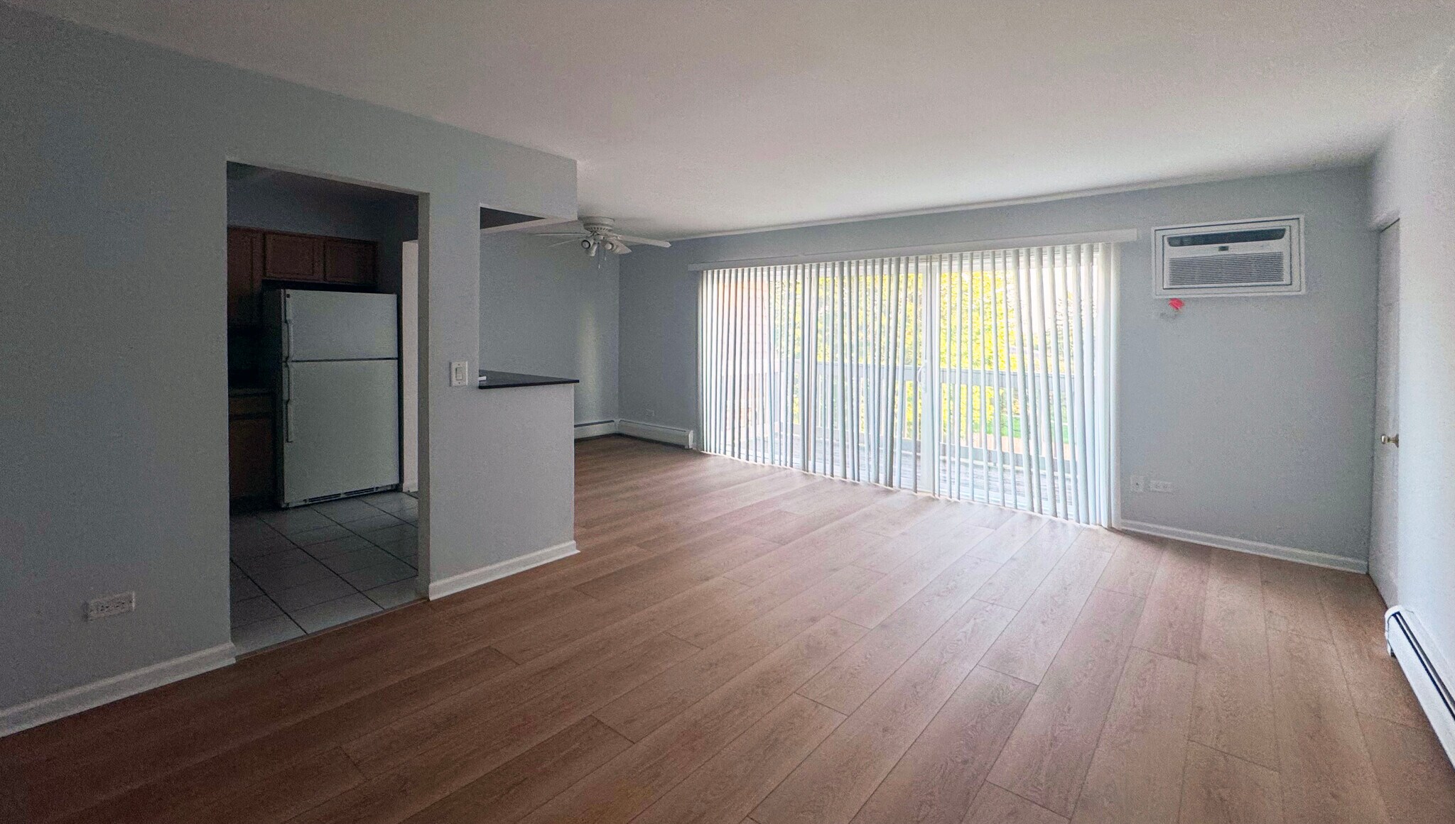 Building Photo - 995 S Ct of Shorewood