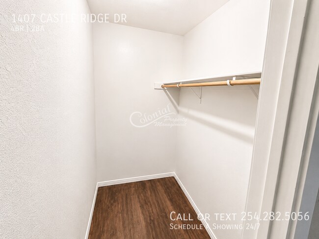 Building Photo - 1407 Castle Ridge Dr