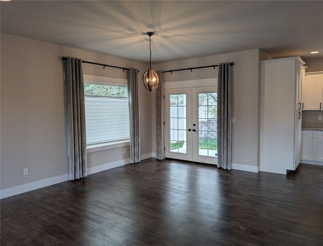 Building Photo - Beautiful 3+ bed, 3 bath home with 4 car garage, VIEWS, chef's kitchen and much more!