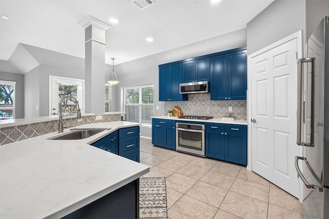 Building Photo - 516 Carismatic Ln
