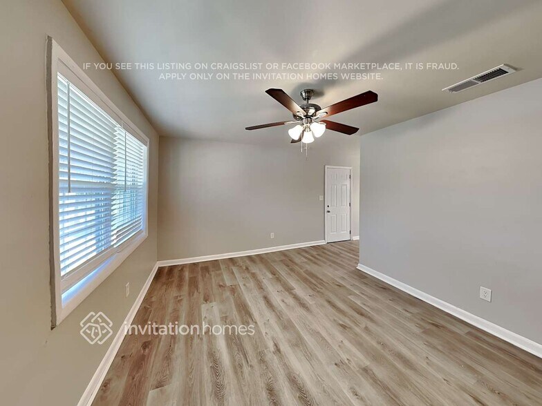 Building Photo - 2182 Chestnut Log Loop