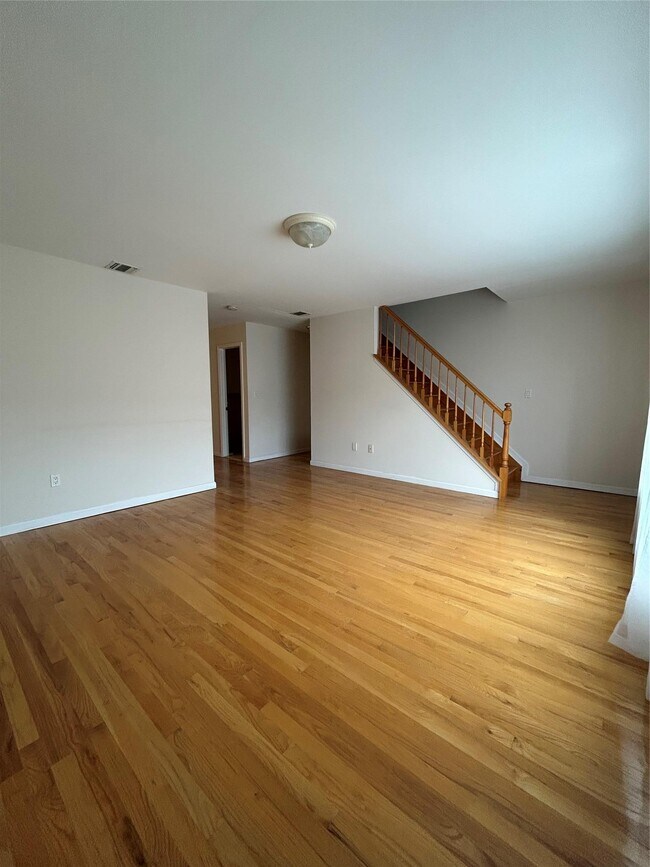 Building Photo - 114-29 Dalian Ct