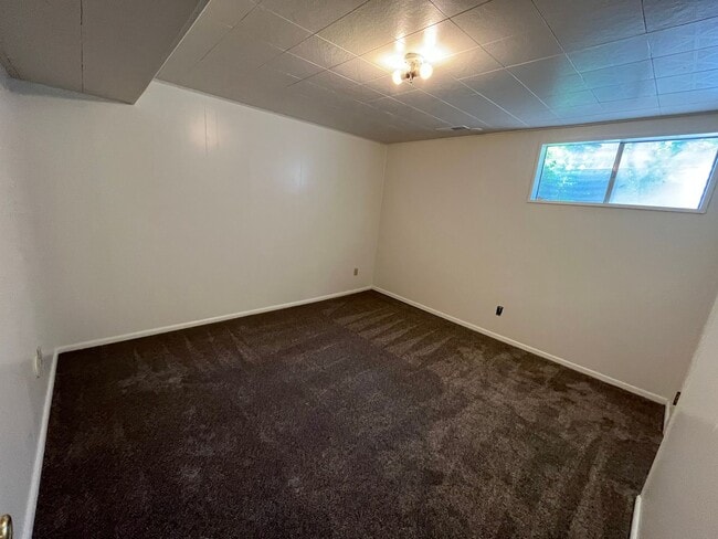 Building Photo - Lovely duplex for rent in Orem