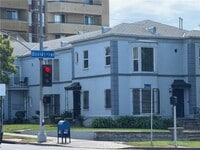 Building Photo - 2830 W 3rd St