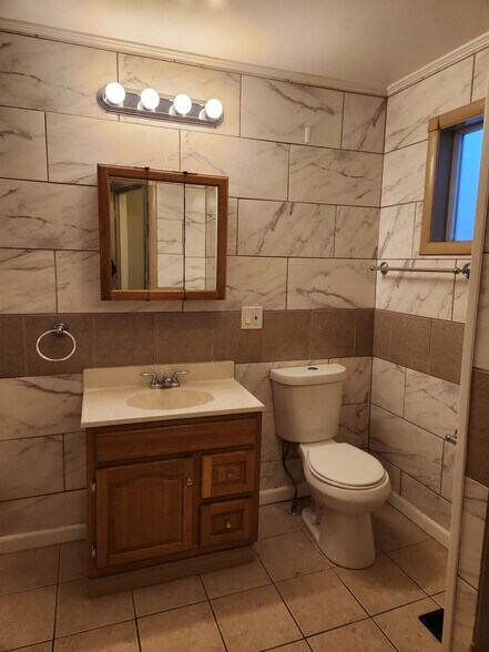 Building Photo - 153 S Union St