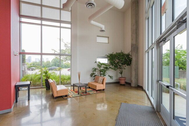 Building Photo - 2115 Yeaman Pl