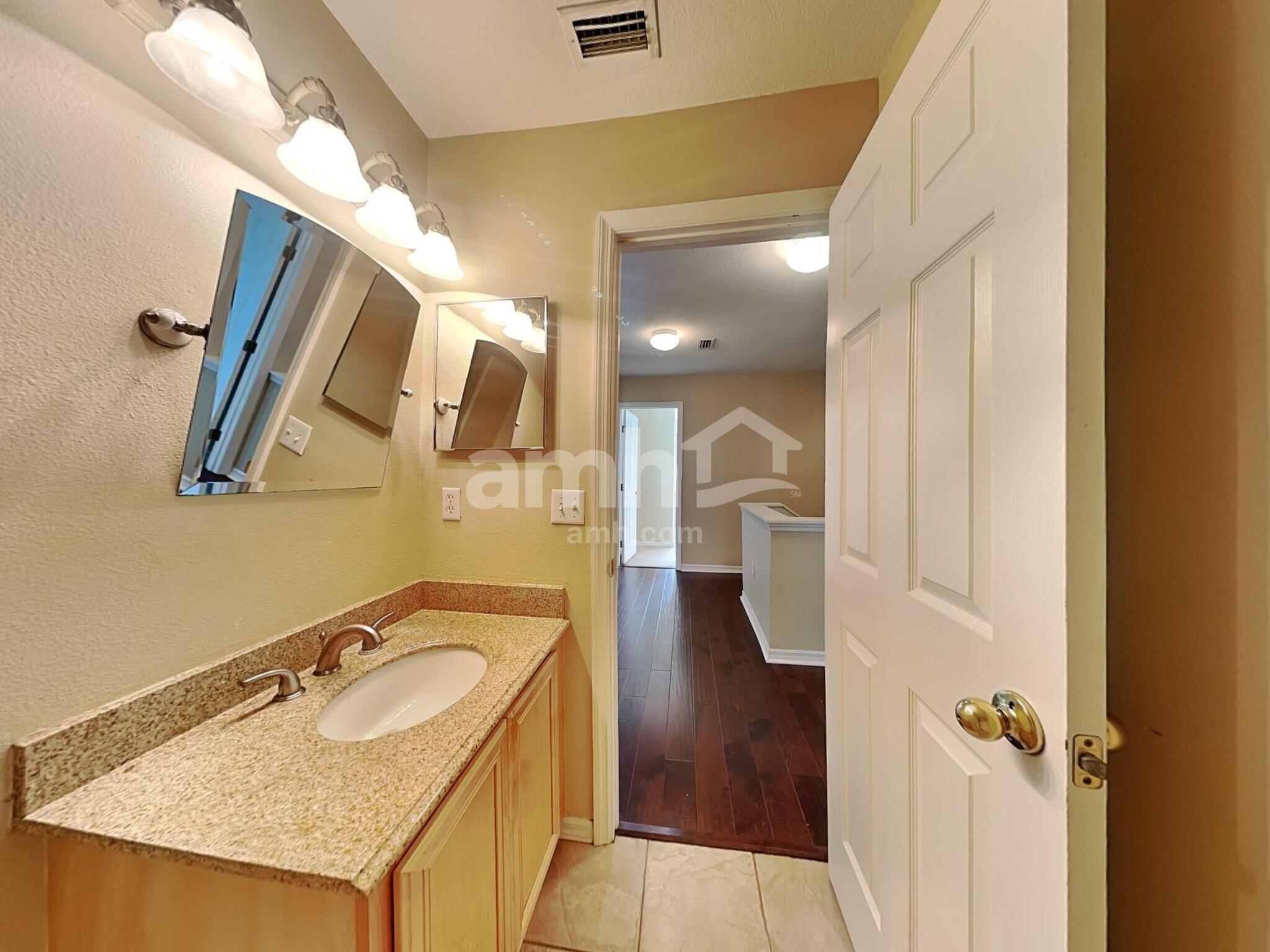 Building Photo - 6924 Lake Eaglebrooke Dr