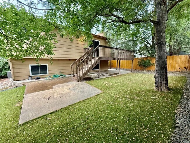 Building Photo - 6065 Pemberton Way