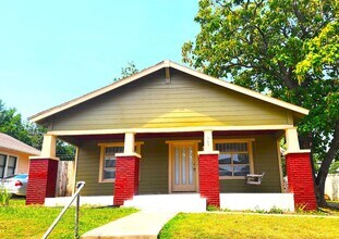 Building Photo - 2 BED 1 BATH CENTRAL PARK ADDITION NEAR PA...
