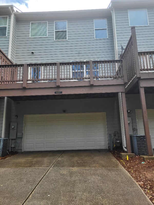 Building Photo - 607 Pecan Knoll Dr