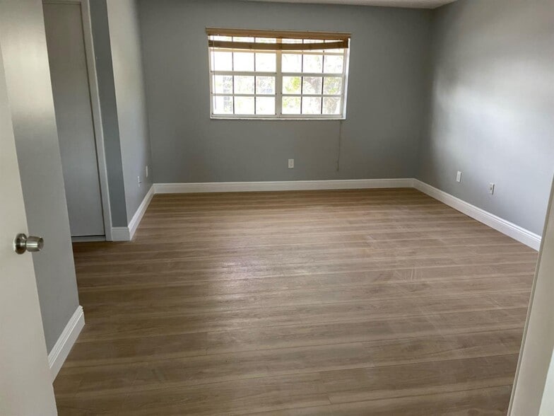 2025 SO FLO Real Estate Group 12162 SW 51st PL Cooper City - 12162 SW 51st Pl