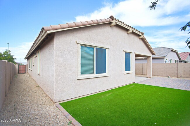 Building Photo - 1709 Grenadine Rd