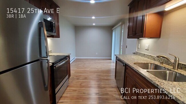 Building Photo - 15417 25th Ave E