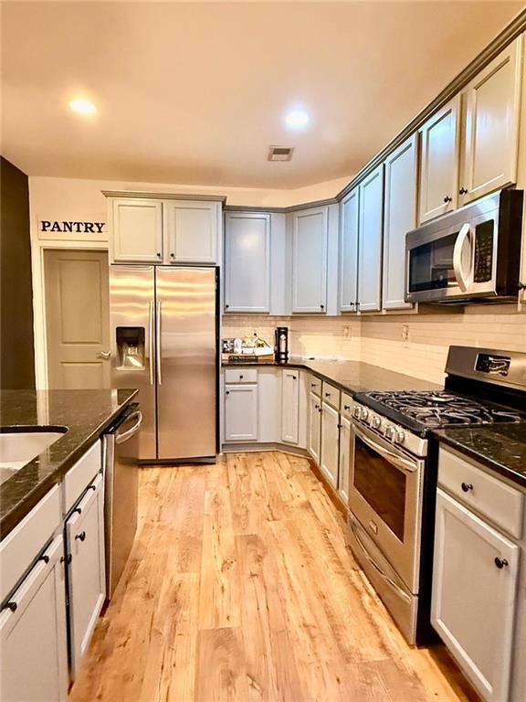 Building Photo - 612 Hanover Dr