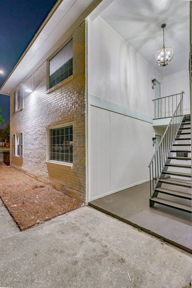 Building Photo - Charming 1-bedroom, 1-bath apartment locat...