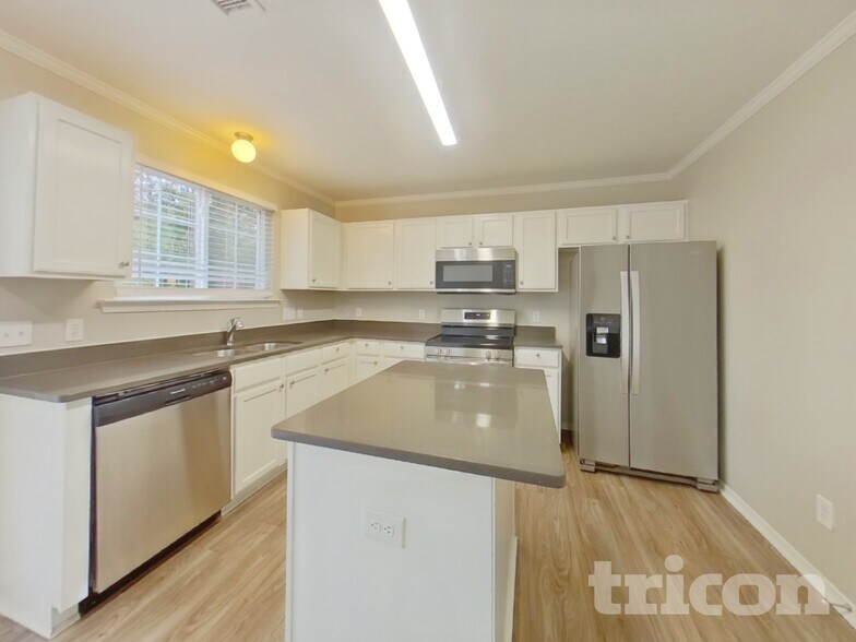 Building Photo - 2016 Mallard Woods Pl