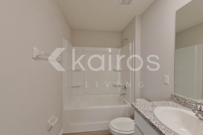 Building Photo - 8694 SW 43rd Ter