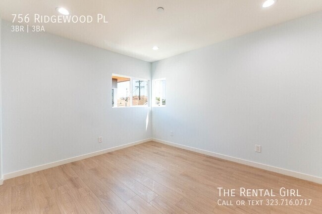 Building Photo - 756 N Ridgewood Pl