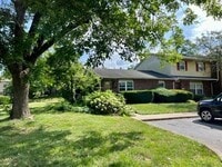 Building Photo - 3500 Warwick Dr