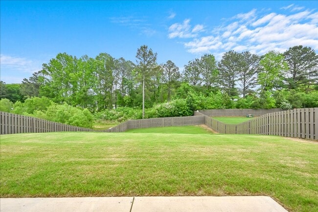 Building Photo - 3 Bedroom, 2 Bath brick home.